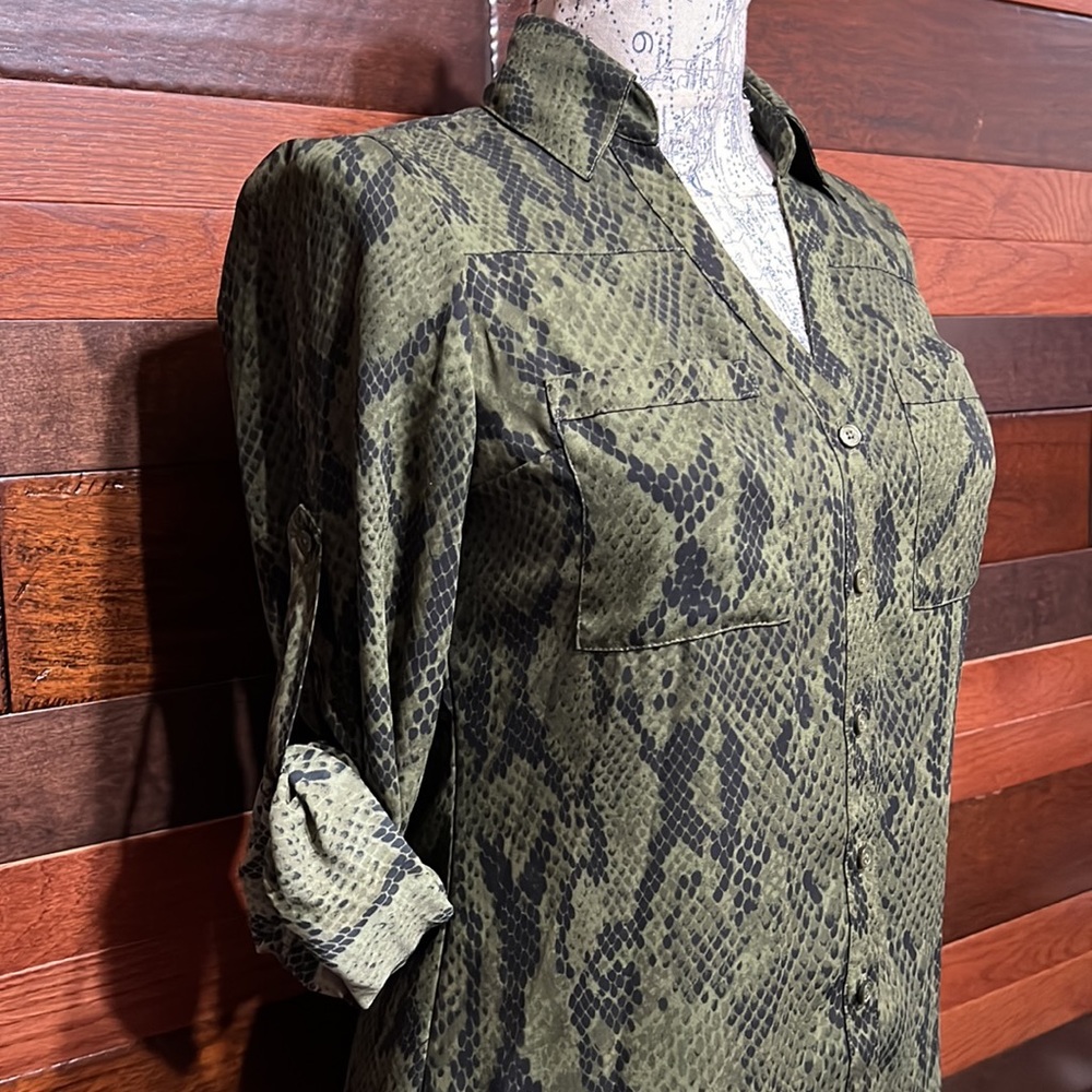 Olive Green Snake Print Pattern Collared Long Sle… - image 7